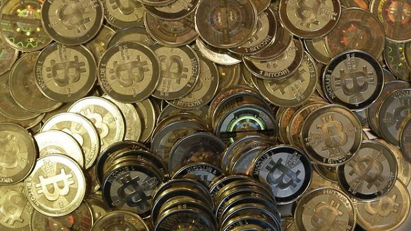 top 100 bitcoin proprietari mercato bitcoin aperto e vicino