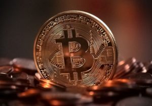 kur pradėti investuoti į bitcoin kaip investuoti bitcoin uk)