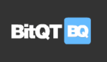 BitQT-logo op donkere achtergrond BTC-robot